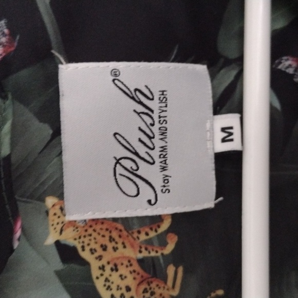 Plush Satin Jungle Print Button Down Pajama Shirt Size M Tropical Animal Print - Picture 3 of 13